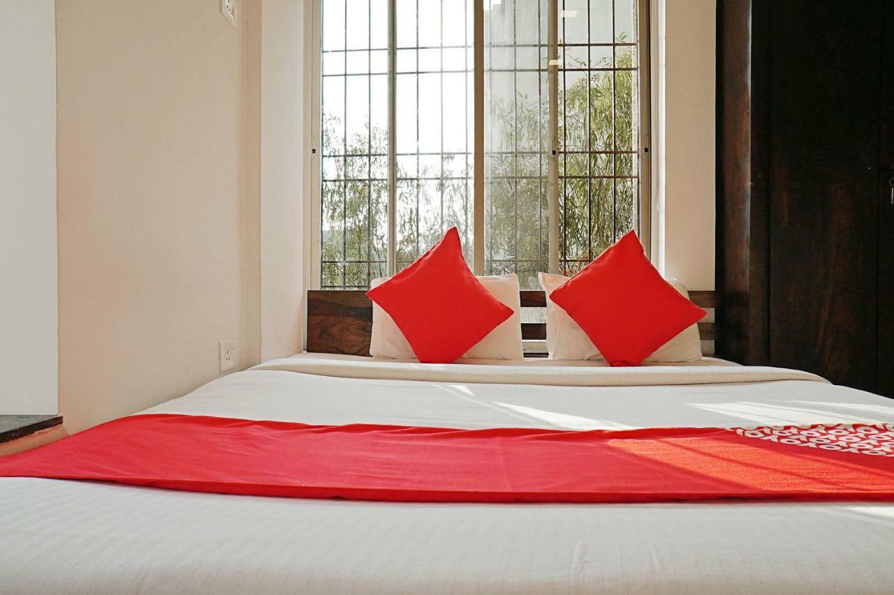 Oyo 12227 Hotel Resonare Baner Poona Buitenkant foto