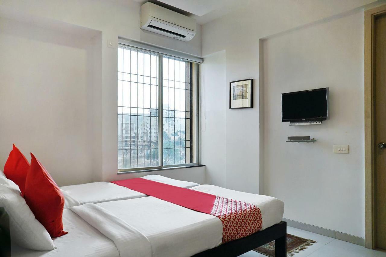 Oyo 12227 Hotel Resonare Baner Poona Buitenkant foto