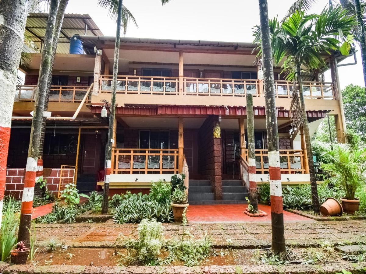 Oyo 12227 Hotel Resonare Baner Poona Buitenkant foto