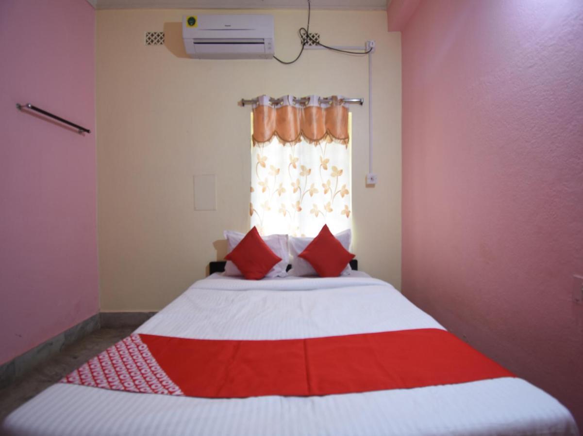 Oyo 12227 Hotel Resonare Baner Poona Buitenkant foto